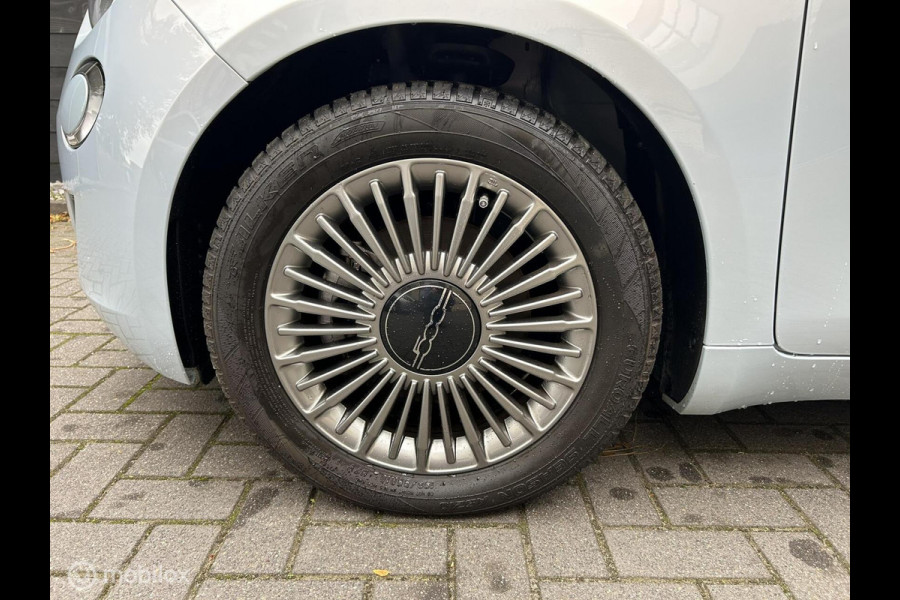 Fiat 500 Urban 42 kWh Clima / LM / Carplay / Parelmoer lak / 8.875 KM!!!