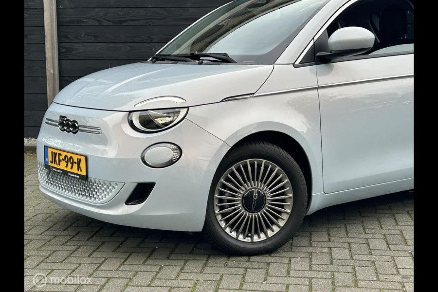 Fiat 500 Urban 42 kWh Clima / LM / Carplay / Parelmoer lak / 8.875 KM!!!