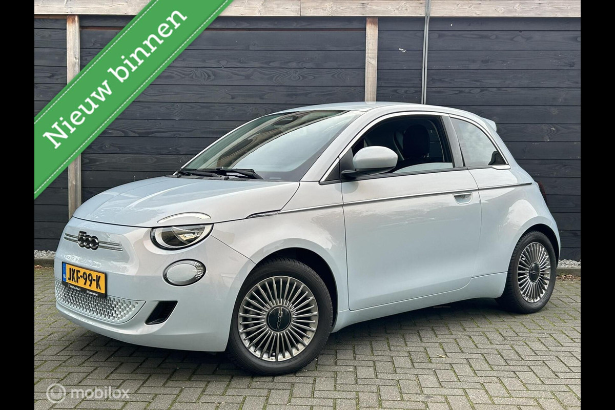 Fiat 500 Urban 42 kWh Clima / LM / Carplay / Parelmoer lak / 8.875 KM!!!