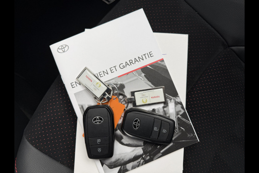 Toyota Yaris Cross 1.5 Hybrid GR Sport | 360 camera | 8.000 km | Head-up | BSM | Rijklaar!!
