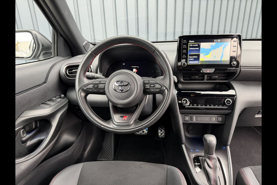 Toyota Yaris Cross 1.5 Hybrid GR Sport | 360 camera | 8.000 km | Head-up | BSM | Rijklaar!!