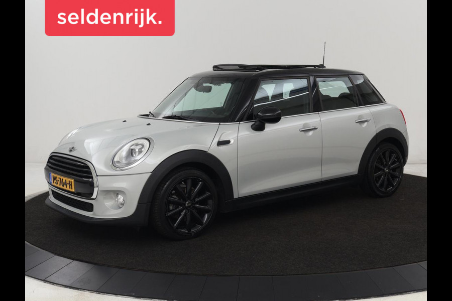MINI Cooper 1.5 Chili Serious Business | Panoramadak | Navigatie | Cruise Control | LED koplampen | Half leder | Climate control | Parkeerhulp | Bluetooth