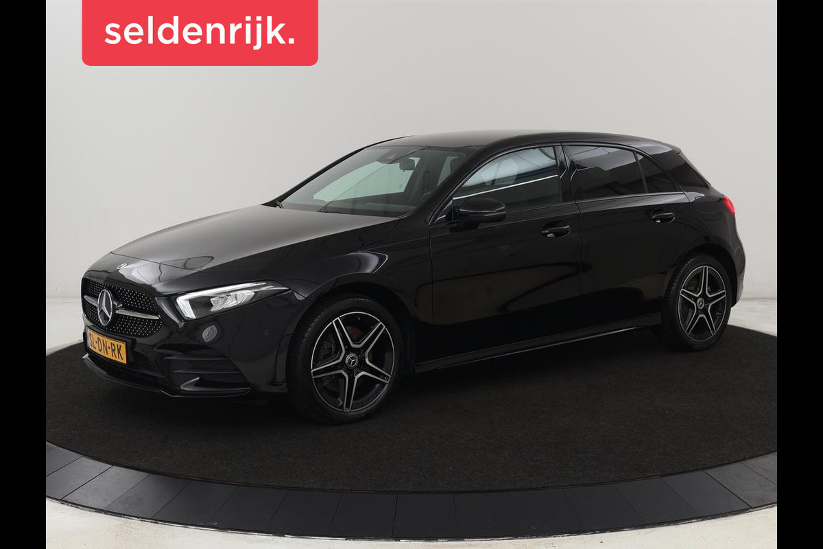 Mercedes-Benz A-Klasse 250e AMG Night | Carplay | Stoelverwarming | Camera | Half leder | Navigatie | Full LED | Climate control | Cruise control | Getint glas | PHEV | Plug In