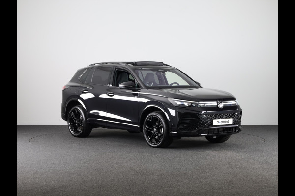 Volkswagen Tiguan 1.5 eHybrid R-Line Business | Panoramaschuif-kanteldak | Wegklapbare Trekhaak | Achterklep Elektrisch | Black style pakket | Navigatie | Parkeer assistent |