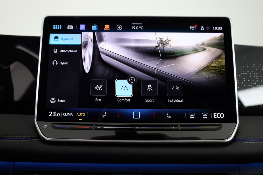 Volkswagen Tiguan 1.5 eHybrid R-Line Business | Panoramaschuif-kanteldak | Wegklapbare Trekhaak | Achterklep Elektrisch | Black style pakket | Navigatie | Parkeer assistent |