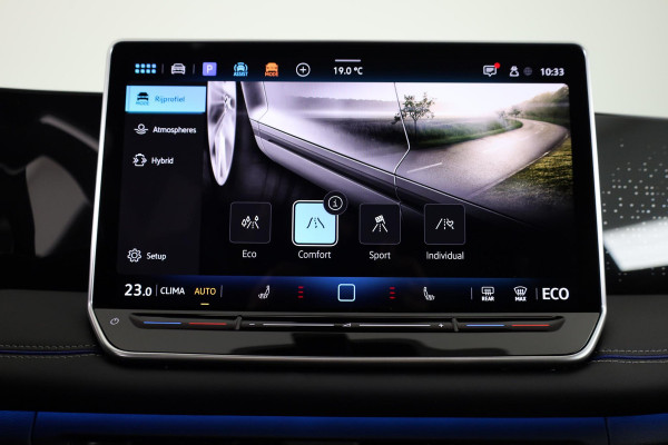 Volkswagen Tiguan 1.5 eHybrid R-Line Business | Panoramaschuif-kanteldak | Wegklapbare Trekhaak | Achterklep Elektrisch | Black style pakket | Navigatie | Parkeer assistent |