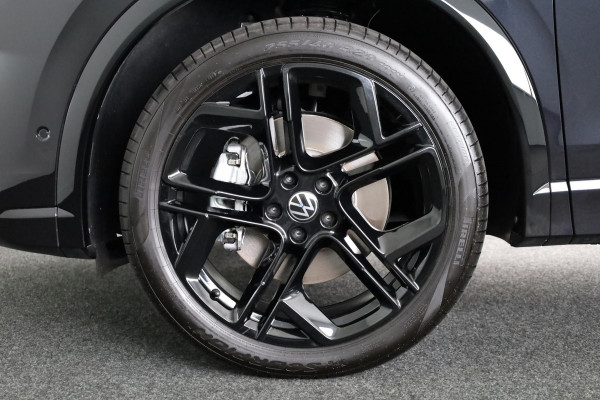 Volkswagen Tiguan 1.5 eHybrid R-Line Business | Panoramaschuif-kanteldak | Wegklapbare Trekhaak | Achterklep Elektrisch | Black style pakket | Navigatie | Parkeer assistent |