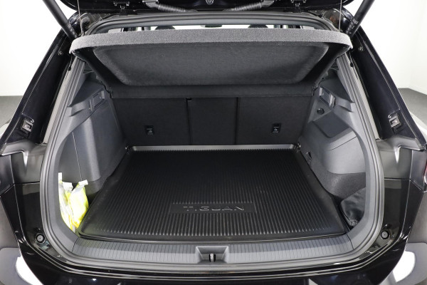 Volkswagen Tiguan 1.5 eHybrid R-Line Business | Panoramaschuif-kanteldak | Wegklapbare Trekhaak | Achterklep Elektrisch | Black style pakket | Navigatie | Parkeer assistent |