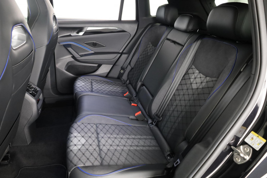 Volkswagen Tiguan 1.5 eHybrid R-Line Business | Panoramaschuif-kanteldak | Wegklapbare Trekhaak | Achterklep Elektrisch | Black style pakket | Navigatie | Parkeer assistent |