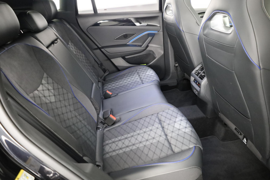 Volkswagen Tiguan 1.5 eHybrid R-Line Business | Panoramaschuif-kanteldak | Wegklapbare Trekhaak | Achterklep Elektrisch | Black style pakket | Navigatie | Parkeer assistent |