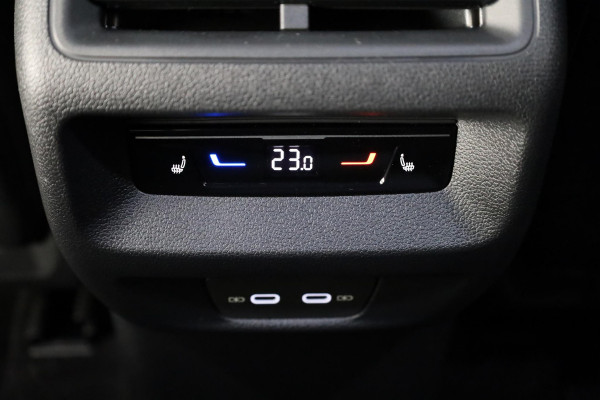 Volkswagen Tiguan 1.5 eHybrid R-Line Business | Panoramaschuif-kanteldak | Wegklapbare Trekhaak | Achterklep Elektrisch | Black style pakket | Navigatie | Parkeer assistent |