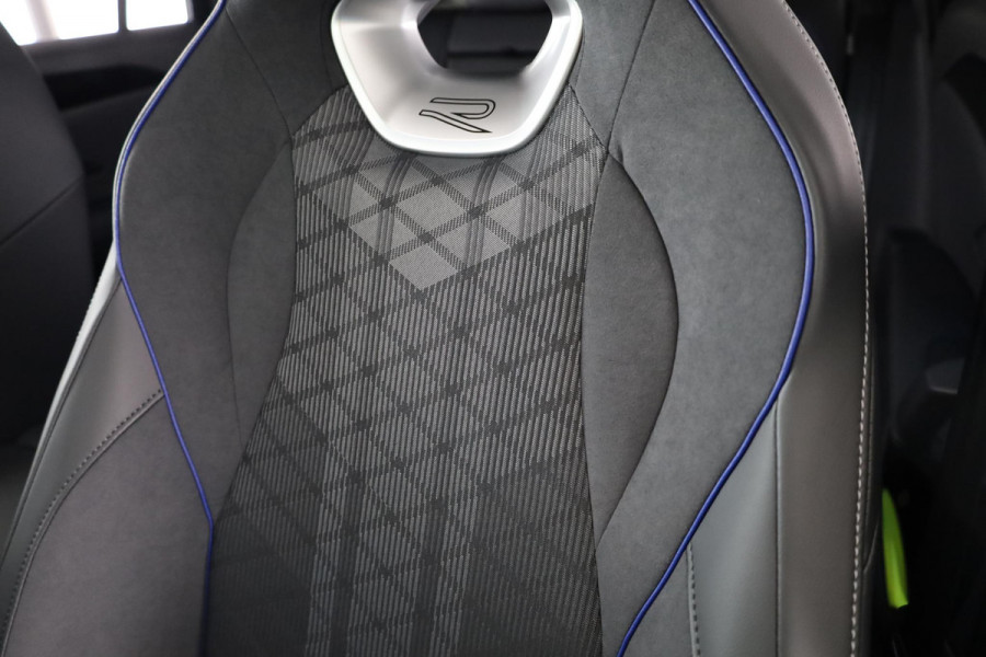 Volkswagen Tiguan 1.5 eHybrid R-Line Business | Panoramaschuif-kanteldak | Wegklapbare Trekhaak | Achterklep Elektrisch | Black style pakket | Navigatie | Parkeer assistent |