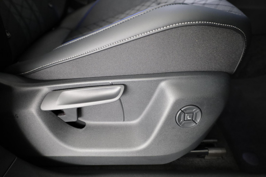 Volkswagen Tiguan 1.5 eHybrid R-Line Business | Panoramaschuif-kanteldak | Wegklapbare Trekhaak | Achterklep Elektrisch | Black style pakket | Navigatie | Parkeer assistent |