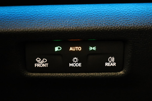 Volkswagen Tiguan 1.5 eHybrid R-Line Business | Panoramaschuif-kanteldak | Wegklapbare Trekhaak | Achterklep Elektrisch | Black style pakket | Navigatie | Parkeer assistent |