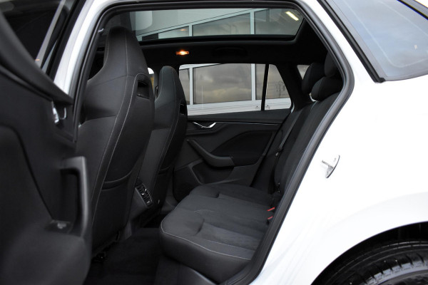 Škoda Kamiq 1.5 TSI ACT 150PK Aut. Business Edition | Trekhaak | Panodak | Carplay | LED | Incl. garantie