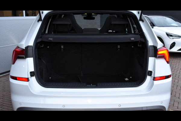 Škoda Kamiq 1.5 TSI ACT 150PK Aut. Business Edition | Trekhaak | Panodak | Carplay | LED | Incl. garantie