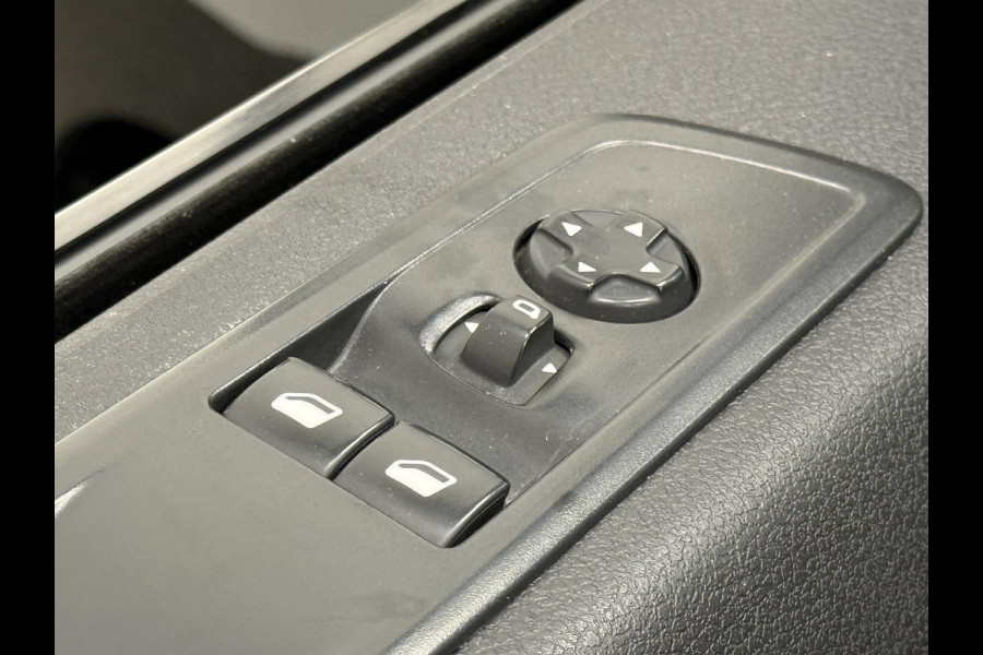 Opel Vivaro 2.0 CDTI L3H1 Dubbele Cabine Edition Automaat Airco Navi Trekhaak