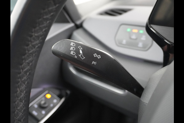 Volkswagen ID.3 204pk Life 58kWh Apple Carplay Android Auto Adaptieve Cruise Navi-Pro Ecc SOH 91% Mirrorlink DAB Keyless Led Pdc Stoel+Stuurverwarming 1e Eigenaar Origineel Nederlandse Auto