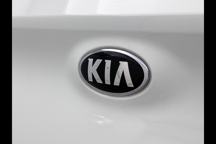 Kia Stonic 1.0 T-GDi 120pk MHEV DynamicLine Auto. Navigatie Apple Carplay/Android Auto Camera Parkeersensoren achter Cruise Control Lichtmetalen velgen Airco