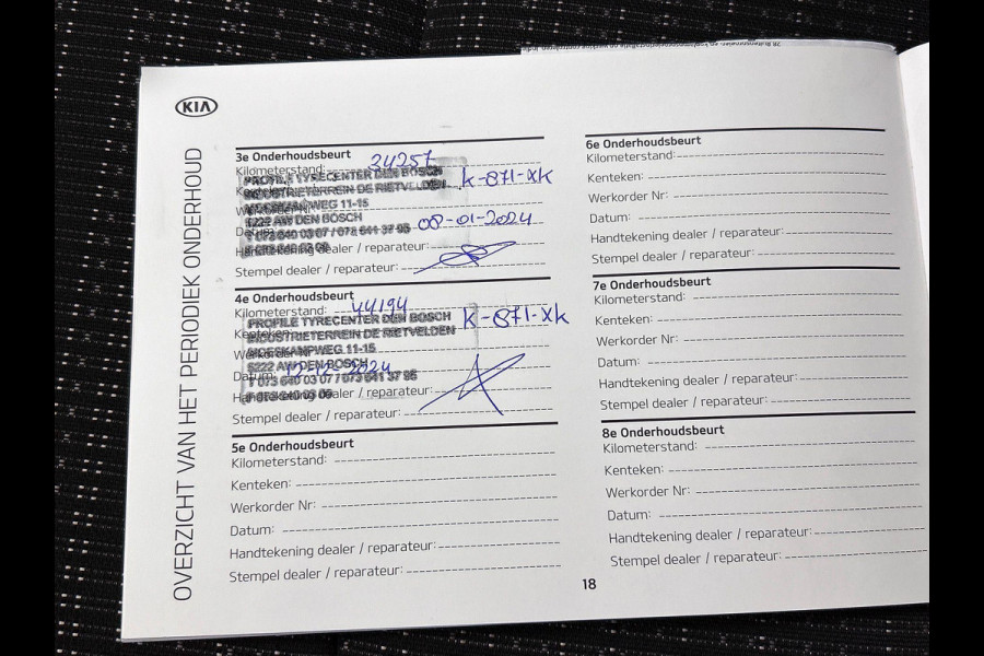 Kia Stonic 1.0 T-GDi 120pk MHEV DynamicLine Auto. Navigatie Apple Carplay/Android Auto Camera Parkeersensoren achter Cruise Control Lichtmetalen velgen Airco