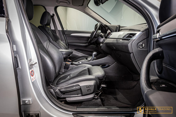 BMW X1 XDrive20i High Executive|Leder|Cam|StoelV|Garantie