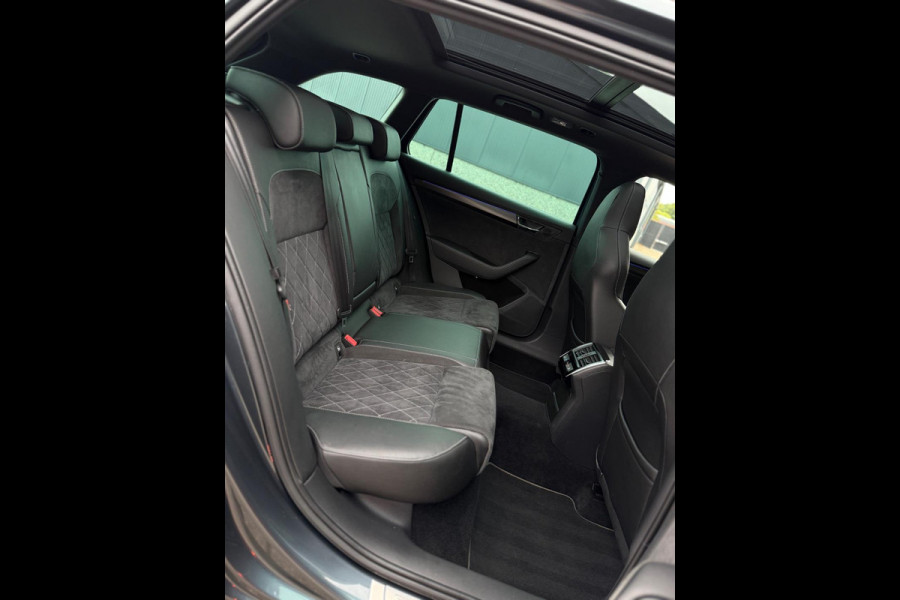 Škoda Superb Combi 1.4 TSI iV Sportline Trekhaak Camera