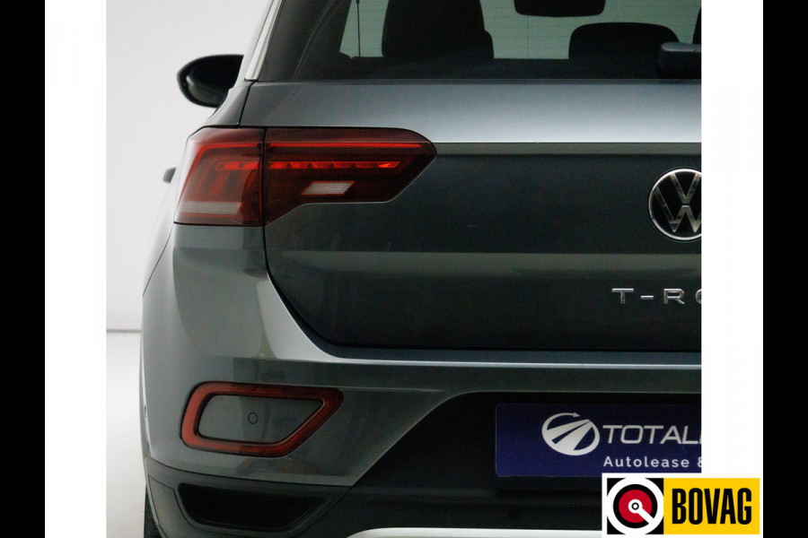Volkswagen T-Roc 1.0 TSI 116 PK Business Edition | Stoelverw. | Apple Carplay / Android auto | PDC V+A Automatisch inparkeren, Climate control, all season banden, extra getint glas achter