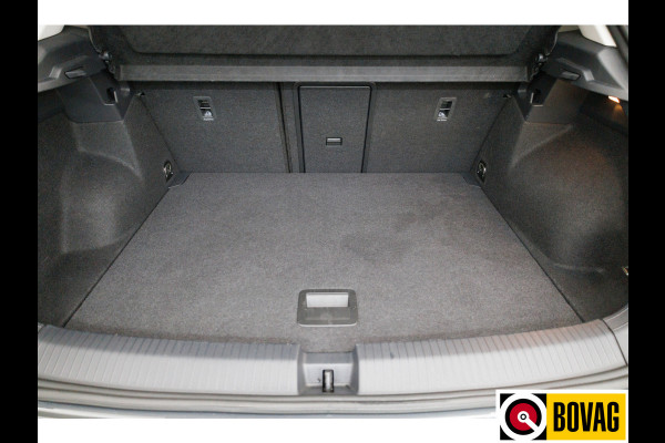 Volkswagen T-Roc 1.0 TSI 116 PK Business Edition | Stoelverw. | Apple Carplay / Android auto | PDC V+A Automatisch inparkeren, Climate control, all season banden, extra getint glas achter