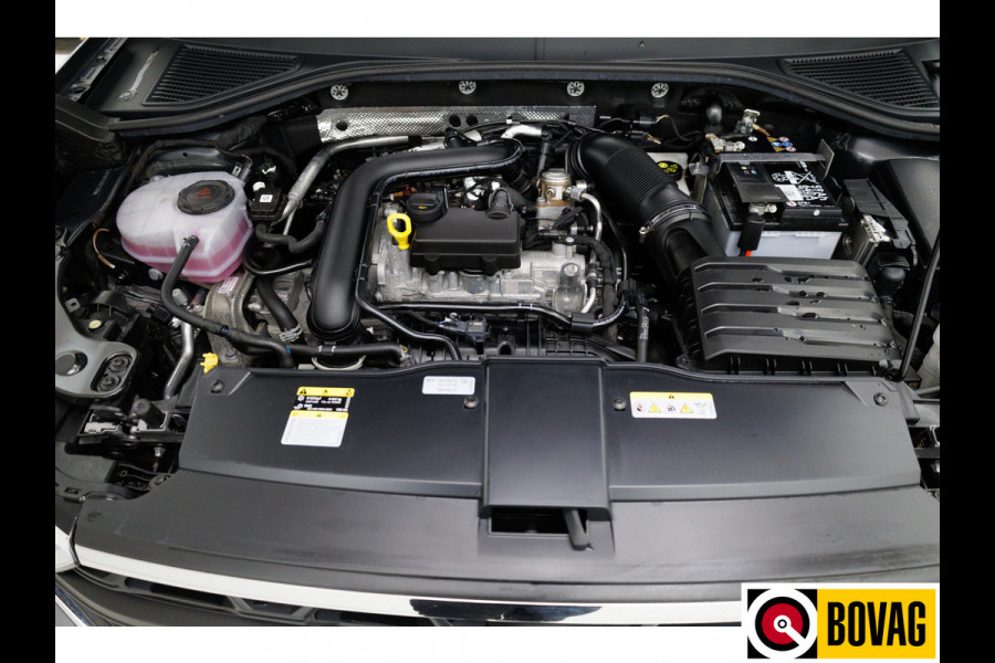 Volkswagen T-Roc 1.0 TSI 116 PK Business Edition | Stoelverw. | Apple Carplay / Android auto | PDC V+A Automatisch inparkeren, Climate control, all season banden, extra getint glas achter