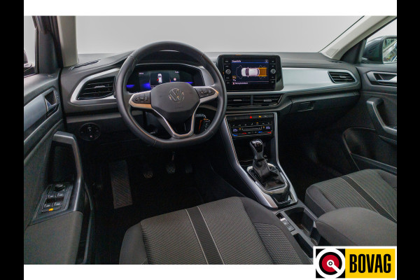 Volkswagen T-Roc 1.0 TSI 116 PK Business Edition | Stoelverw. | Apple Carplay / Android auto | PDC V+A Automatisch inparkeren, Climate control, all season banden, extra getint glas achter