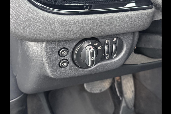 MINI Clubman 1.5 Cooper Richmond Park Edition PANO| CAMERA| STOELVERW. | LEER| KEYLESS| RIJKLAARPRIJS INCL. 12 MND BOVAG GARANTIE