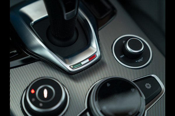 Alfa Romeo Stelvio 2.0T 280pk AWD Veloce | Pano-dak | Adapt. cruise | Performance Pack | CarPlay