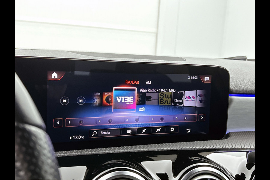 Mercedes-Benz A-Klasse 250 e AMG-Line Premium Plus AANBIEDING!(Dealer OnderH, Sfeer, Stoelv, Climate, Navi, Apple Carplay, Etc)