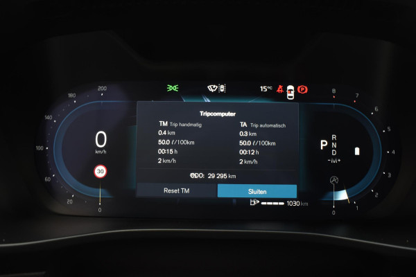 Volvo XC40 B4 211PK Automaat Plus Dark / Navigatie / Adaptive Cruise / Harman Kardon / Stuur- & Stoelverwarming / Elektrische achterklep / Achteruitrijcamera / Trekhaak / Elektrische stoelverst. met geheugen