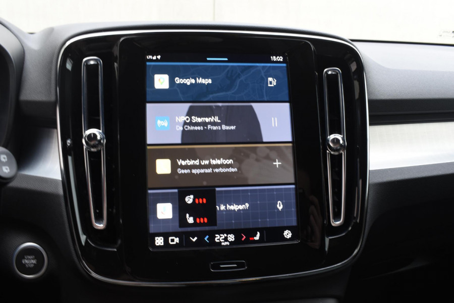 Volvo XC40 B4 211PK Automaat Plus Dark / Navigatie / Adaptive Cruise / Harman Kardon / Stuur- & Stoelverwarming / Elektrische achterklep / Achteruitrijcamera / Trekhaak / Elektrische stoelverst. met geheugen