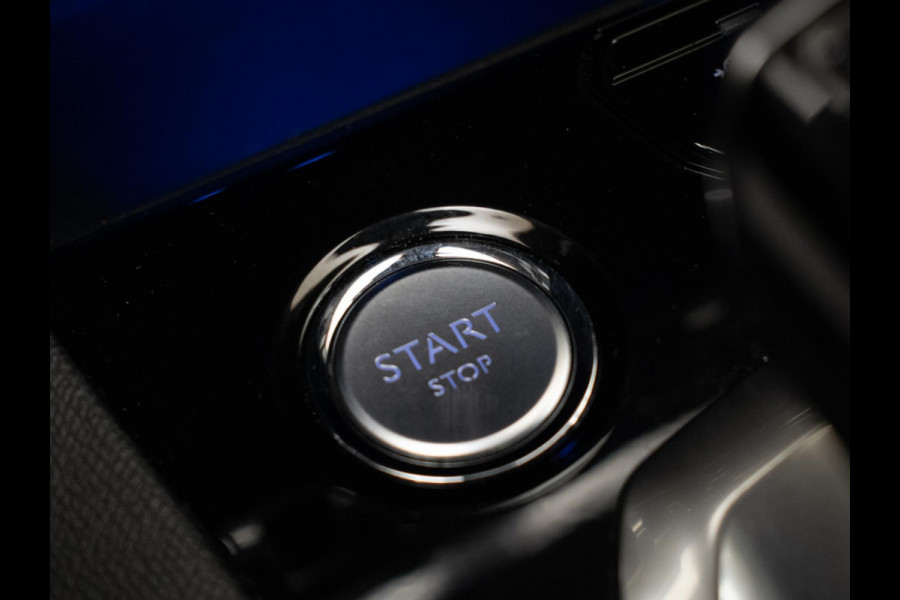 Peugeot 3008 1.6 e-THP Allure Sport (APPLE CARPLAY,NAVI,CRUISE,360 VIEW,CAMERA,SFEER VERLICHTING,SPORTSTOELEN,LM VELGEN)