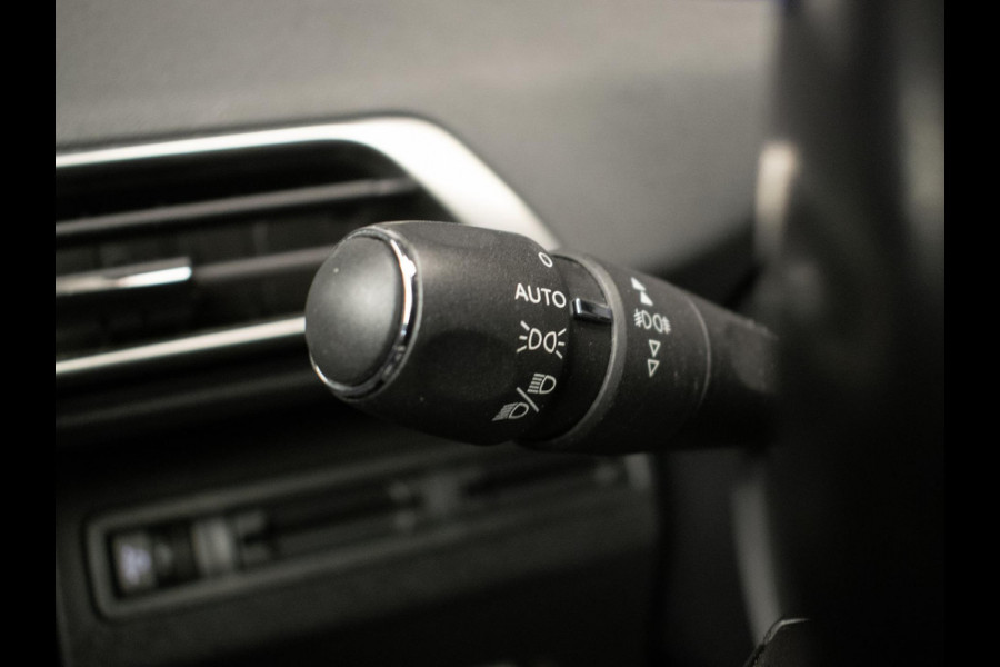 Peugeot 3008 1.2 PureTech Allure Sport (PANORAMADAK,APPLE CARPLAY,NAVI,LED,CAMERA,360 VIEW,PDC,CRUISE,LANE,CLIMATE,NETTE STAAT)