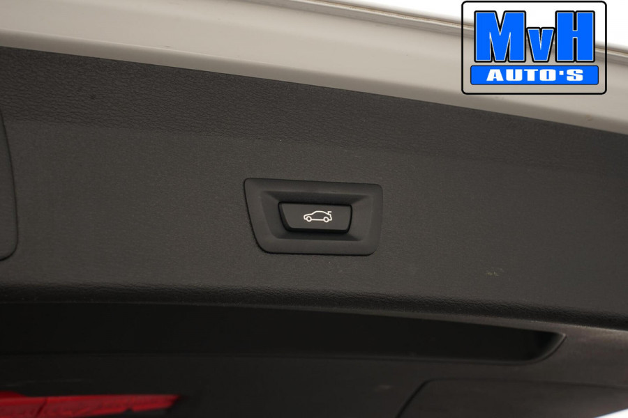 BMW X1 xDrive20i High Executive|PARELMOER|PANO|TREKH|LUXE|NAP