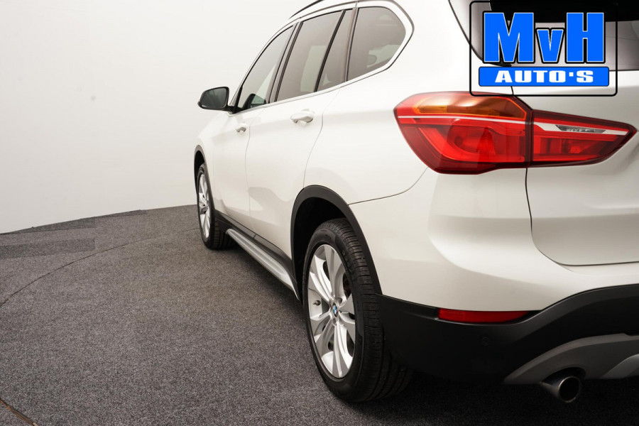 BMW X1 xDrive20i High Executive|PARELMOER|PANO|TREKH|LUXE|NAP