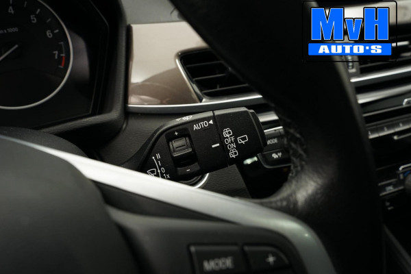 BMW X1 xDrive20i High Executive|PARELMOER|PANO|TREKH|LUXE|NAP