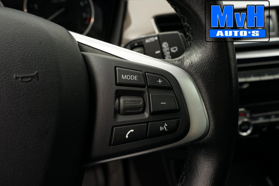 BMW X1 xDrive20i High Executive|PARELMOER|PANO|TREKH|LUXE|NAP