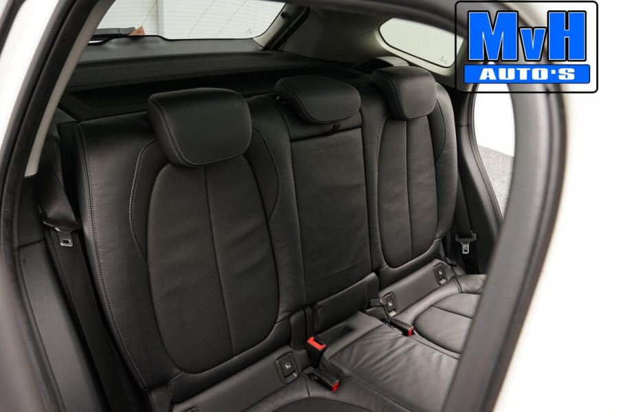 BMW X1 xDrive20i High Executive|PARELMOER|PANO|TREKH|LUXE|NAP