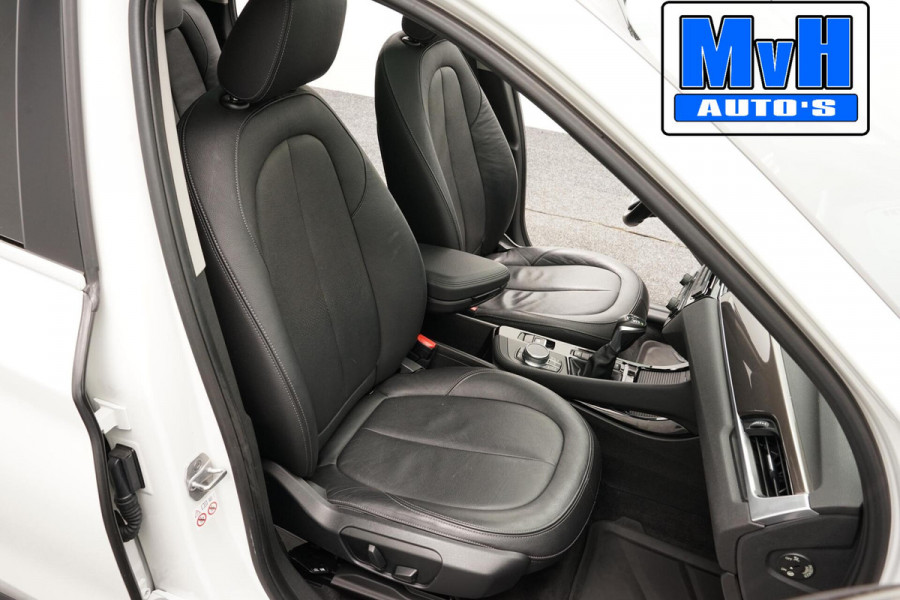 BMW X1 xDrive20i High Executive|PARELMOER|PANO|TREKH|LUXE|NAP