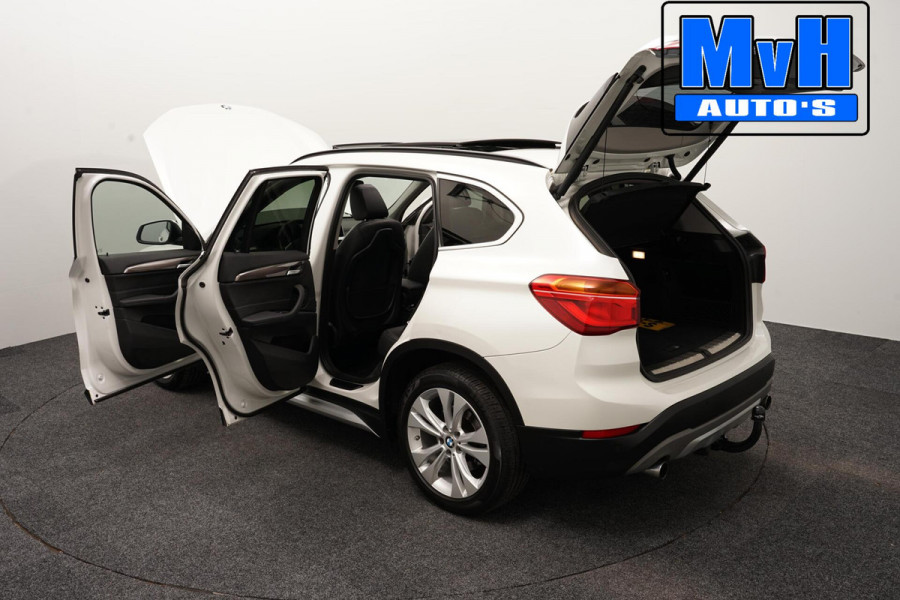 BMW X1 xDrive20i High Executive|PARELMOER|PANO|TREKH|LUXE|NAP