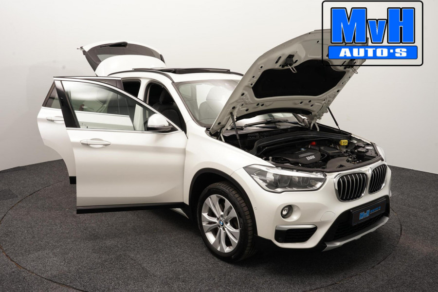 BMW X1 xDrive20i High Executive|PARELMOER|PANO|TREKH|LUXE|NAP