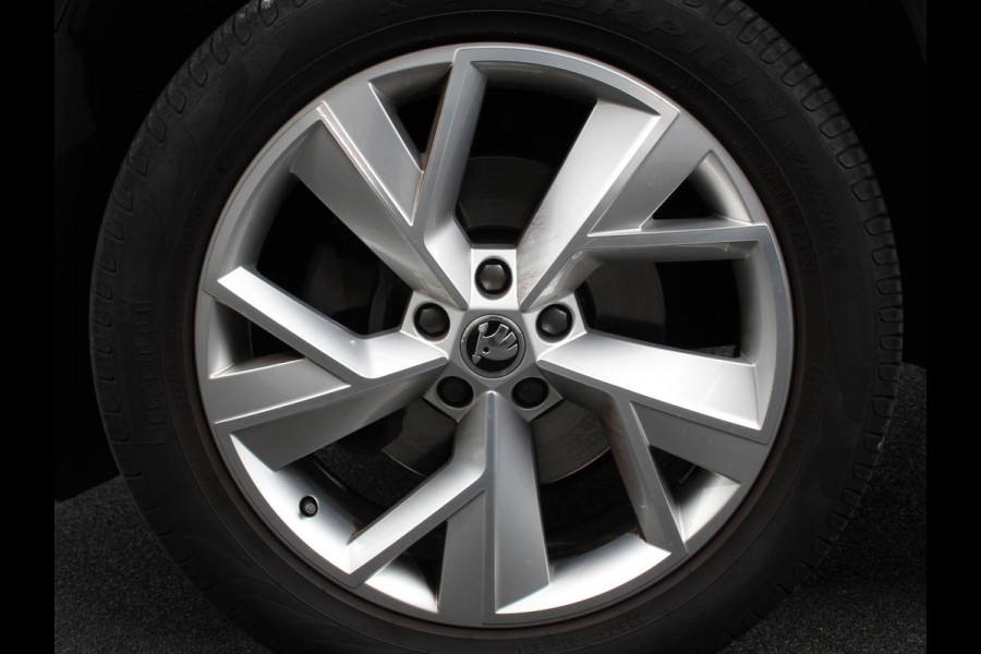 Škoda Kodiaq 1.5 TSI 150pk DSG Style 7p. | Navigatie | Apple Carplay/Android Auto | Adaptive Cruise Control | Parkeersensor achter | Stoel- en stuurverwarming | Ledverlichting | Getinte ramen | Climate Control