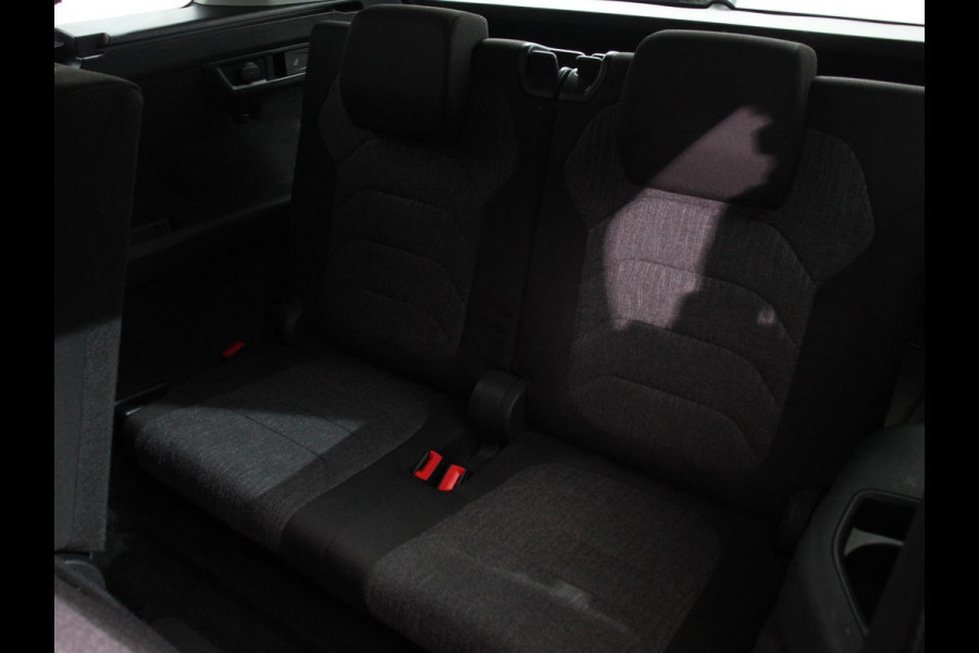 Škoda Kodiaq 1.5 TSI 150pk DSG Style 7p. | Navigatie | Apple Carplay/Android Auto | Adaptive Cruise Control | Parkeersensor achter | Stoel- en stuurverwarming | Ledverlichting | Getinte ramen | Climate Control