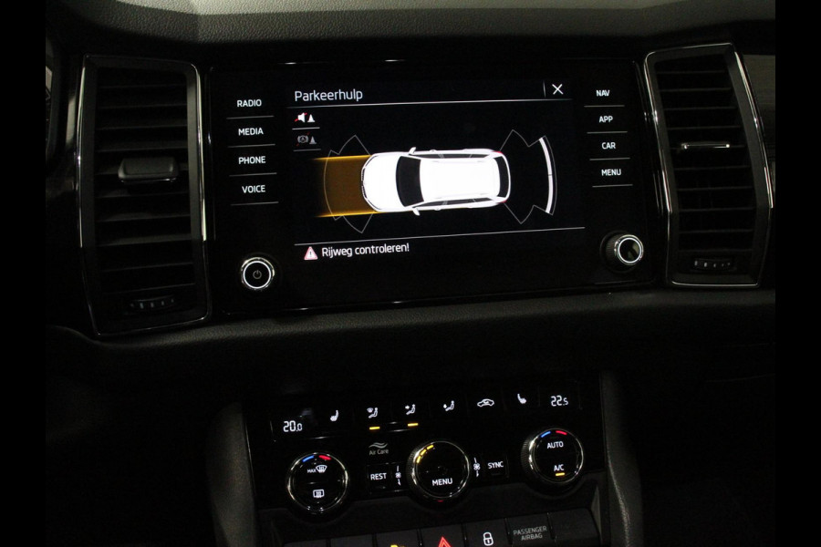Škoda Kodiaq 1.5 TSI 150pk DSG Style 7p. | Navigatie | Apple Carplay/Android Auto | Adaptive Cruise Control | Parkeersensor achter | Stoel- en stuurverwarming | Ledverlichting | Getinte ramen | Climate Control