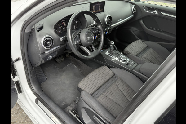 Audi A3 Sportback 1.4 e-tron Sport | Trekhaak wegklapbaar | Stoelverwarming | Climate