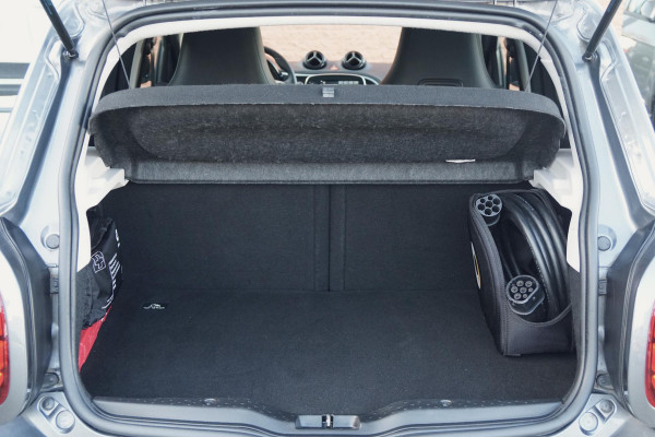 Smart Forfour EQ BRABUS Style 18 kWh + CAMERA / STOELVERWARING VOOR & ACHTER / PANO